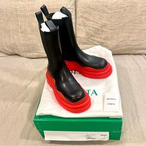 Bottega Veneta $1450 Tire Lug Boot in Military Calf Leather, Size 40.5, 630297